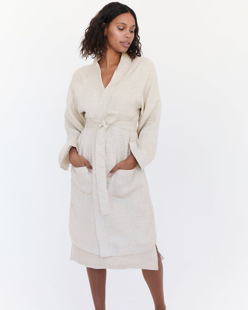 100% Linen Waffle Robe in Oatmeal
