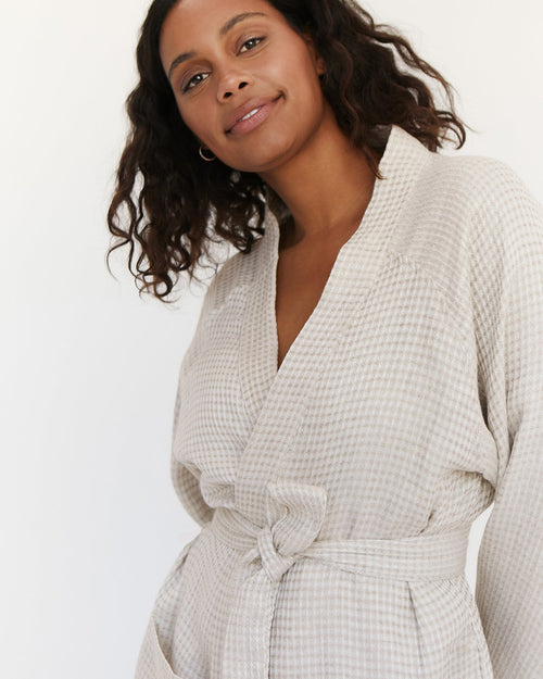 100% Linen Waffle Robe in Oatmeal