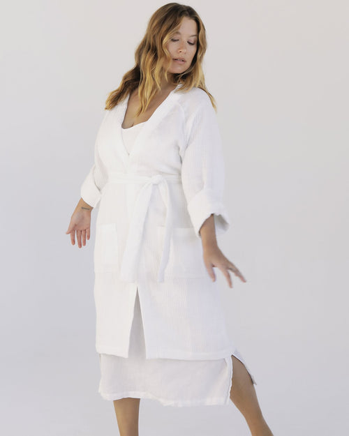 100% Linen Waffle Robe in White