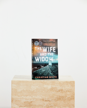 Load image into Gallery viewer, 100% Linen Waffle Bath Towel in Turmeric