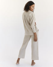 Load image into Gallery viewer, 100% Linen Long Sleeve Shirt in Oatmeal
