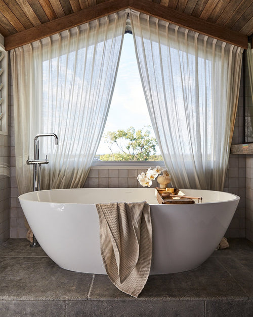 100% Linen Waffle Bath Towel in Oatmeal