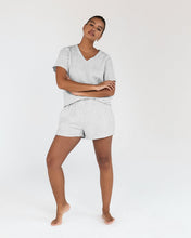Load image into Gallery viewer, 100% French Flax Linen T-Shirt in Pinstripe