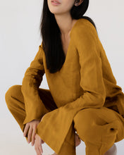 Load image into Gallery viewer, 100% French Flax Linen Top in Turmeric